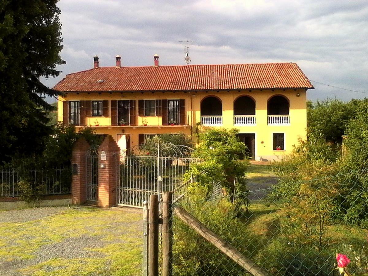 Maison d'hôtes La Casa Dei Masue' à Alba  Extérieur photo